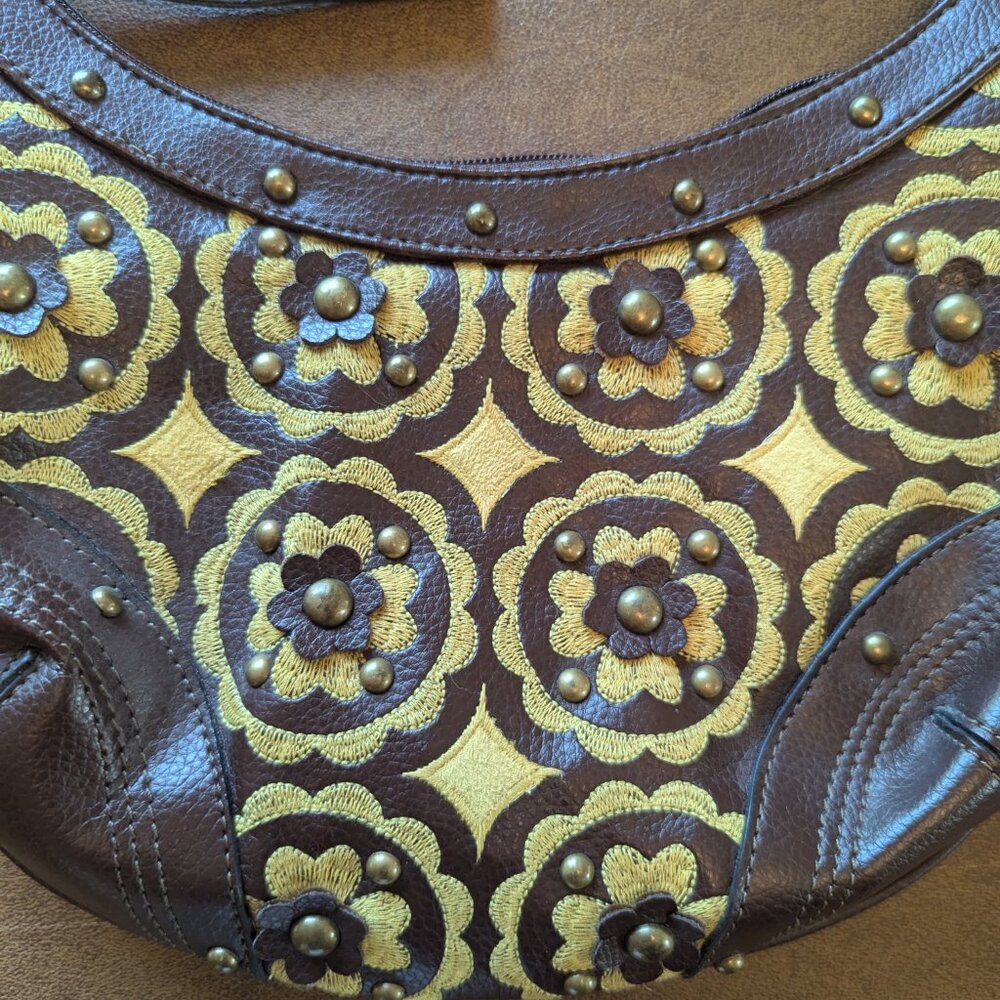 Embossed Purse - Picture 2 of 5